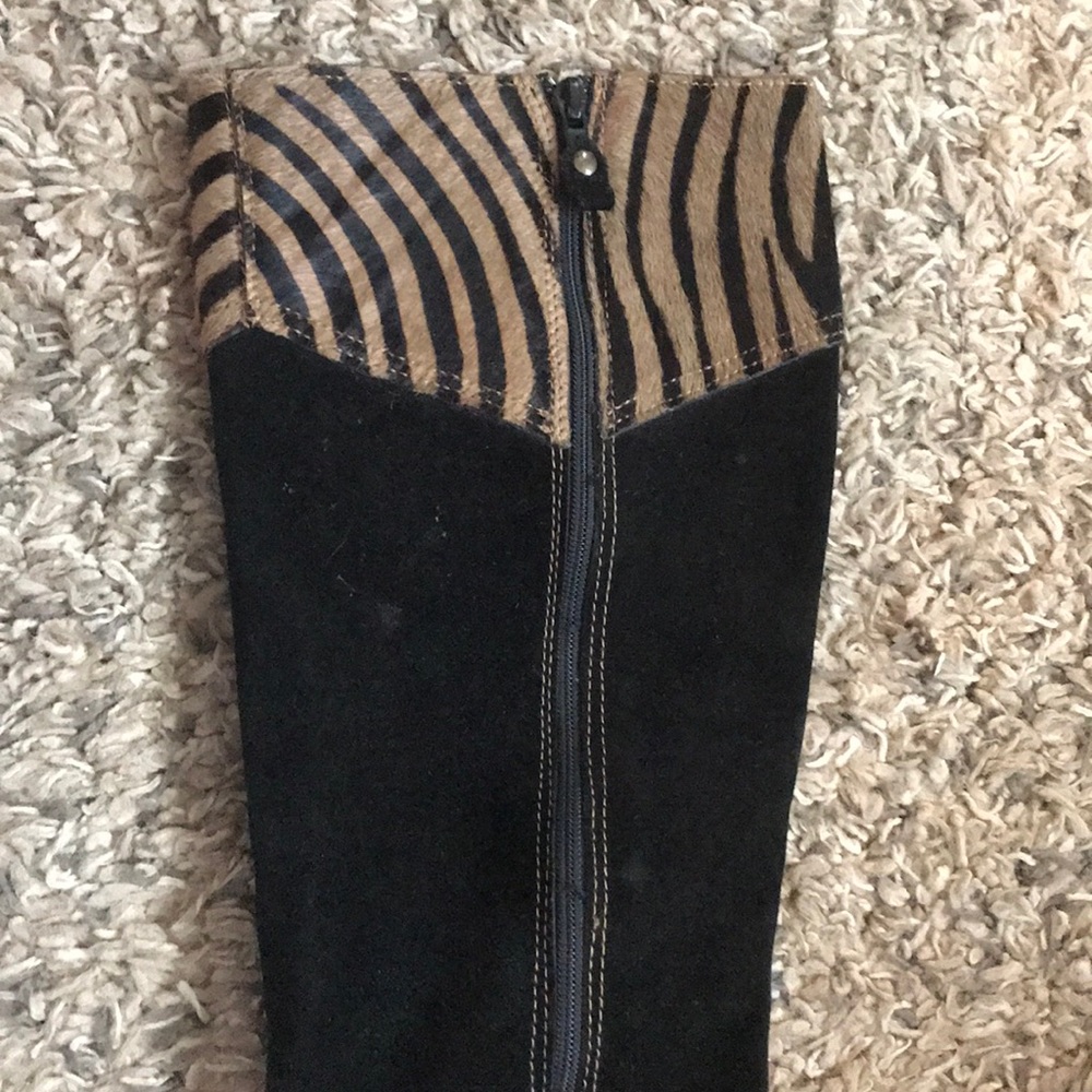 Beautiful velvet, comfy knee high boots